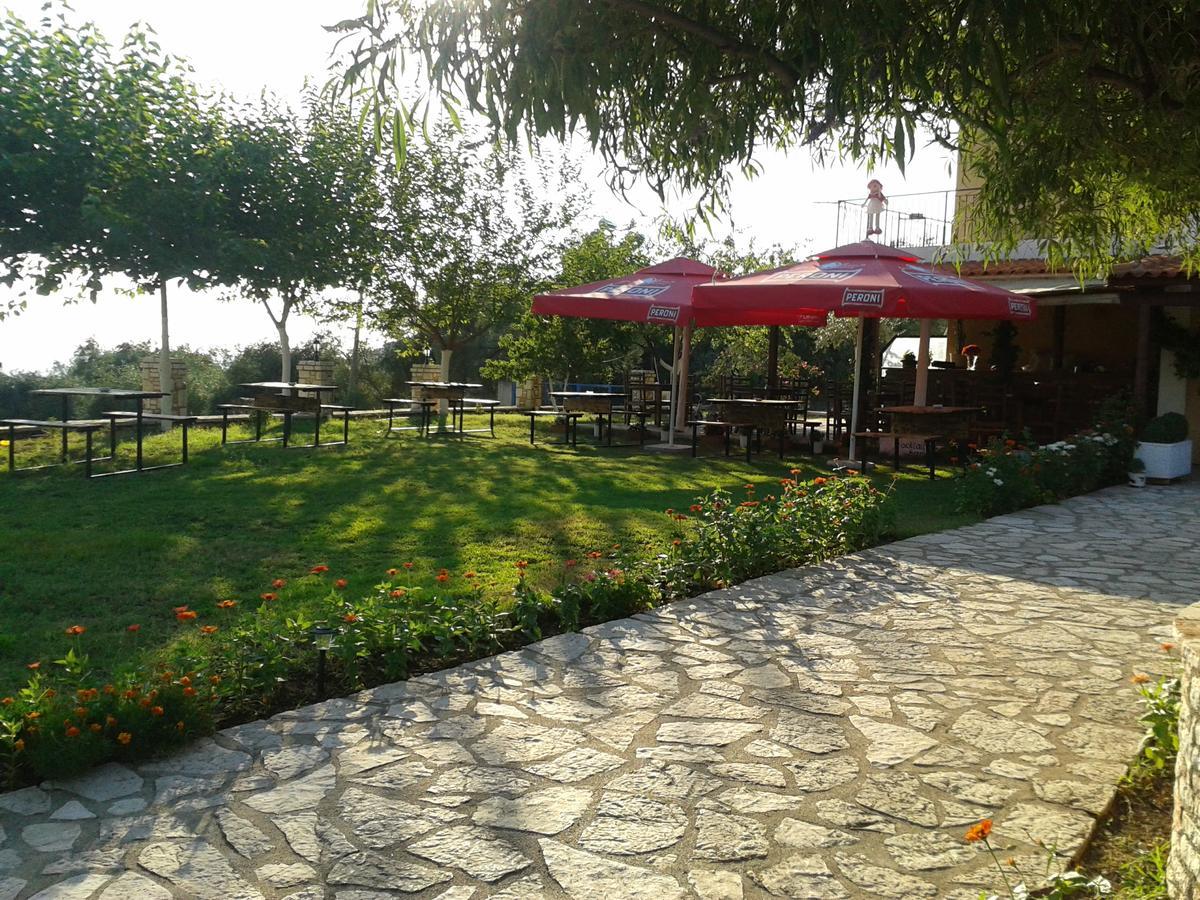 Agrotourism Himara Hotel Exterior photo